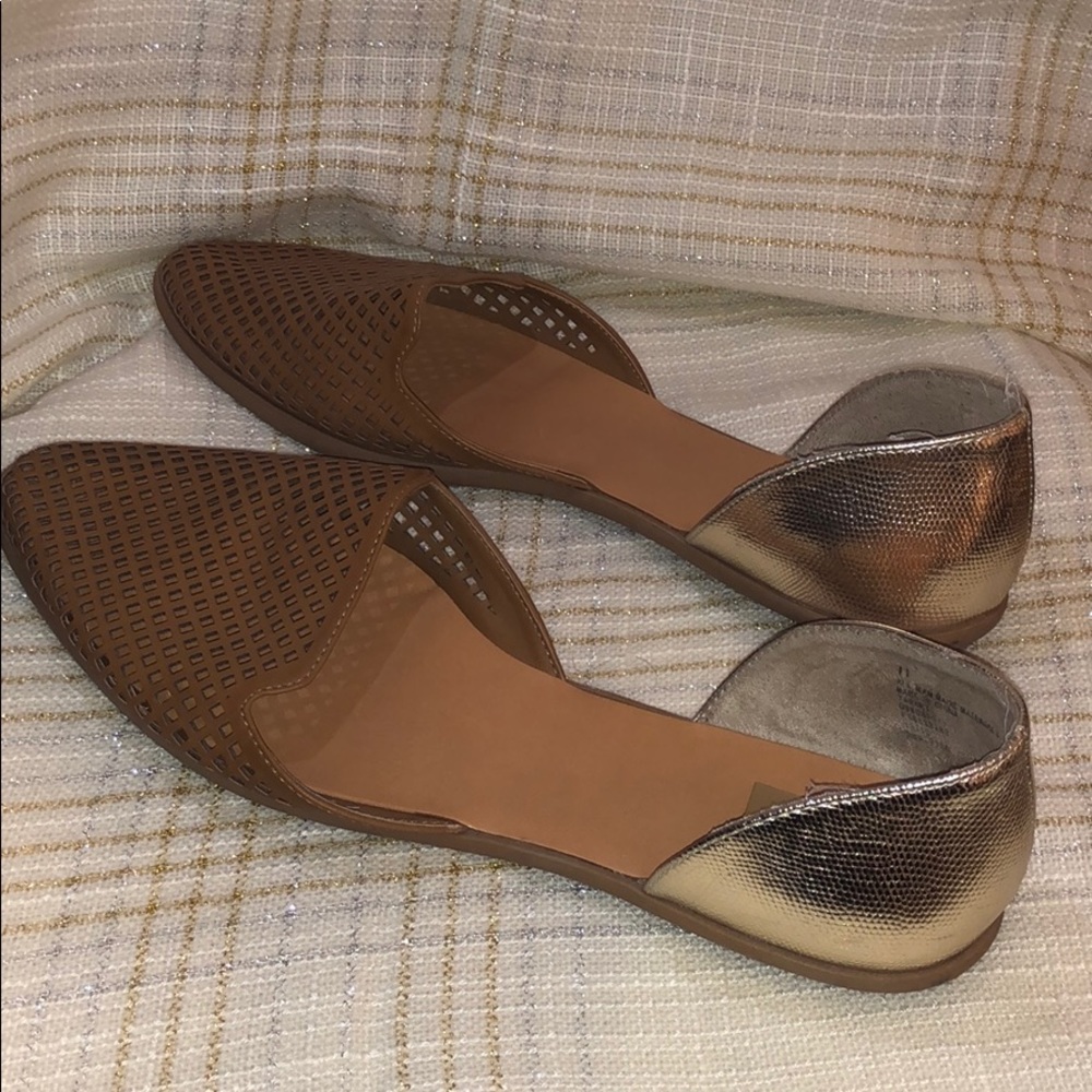 🛍gold & tan leather flats🛍